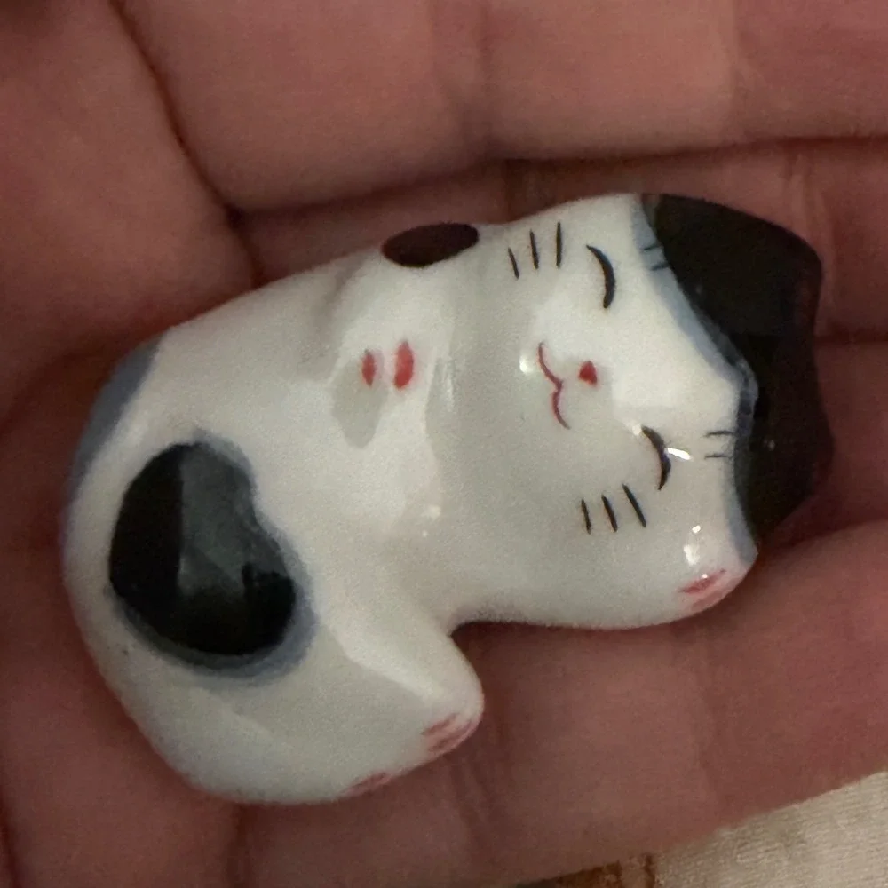 Ceramic Cat Figurine Black White Sleeping Cute Animal Desk Ornament‎